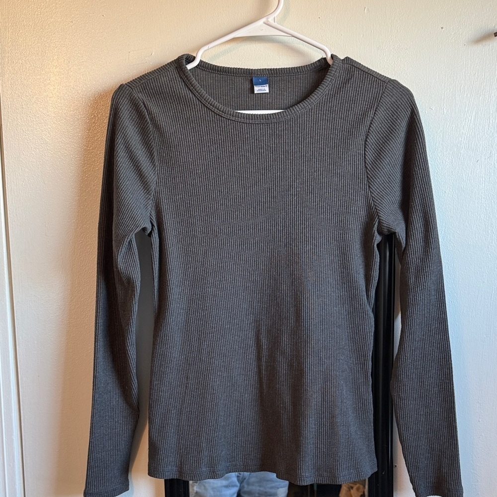 Old Navy 
 Gray Top